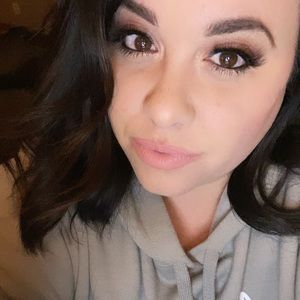 Meet your Posher, Alaina
